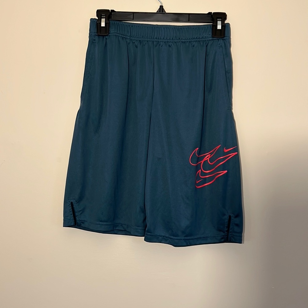 Nike Dri-fit shorts - youth xl